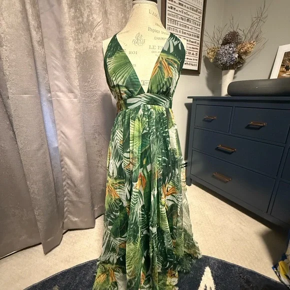LUXXEL Green Tropical Leaf Print Maxi Dress – Size M - Picture 1 of 5